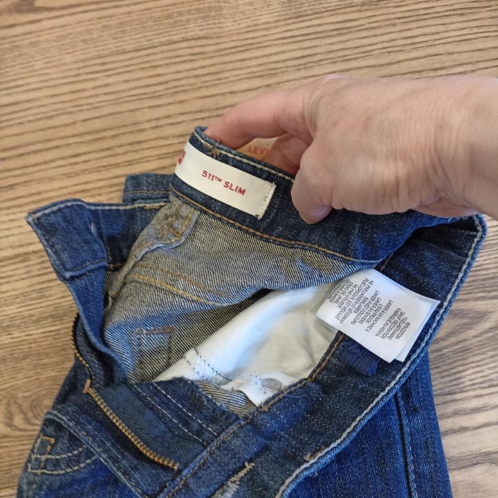 Джинсы Levi's 511.