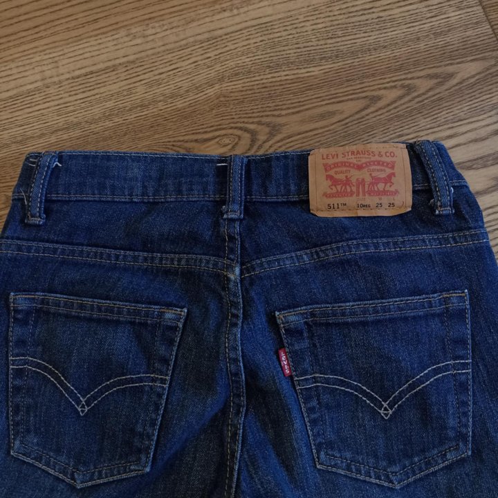 Джинсы Levi's 511.