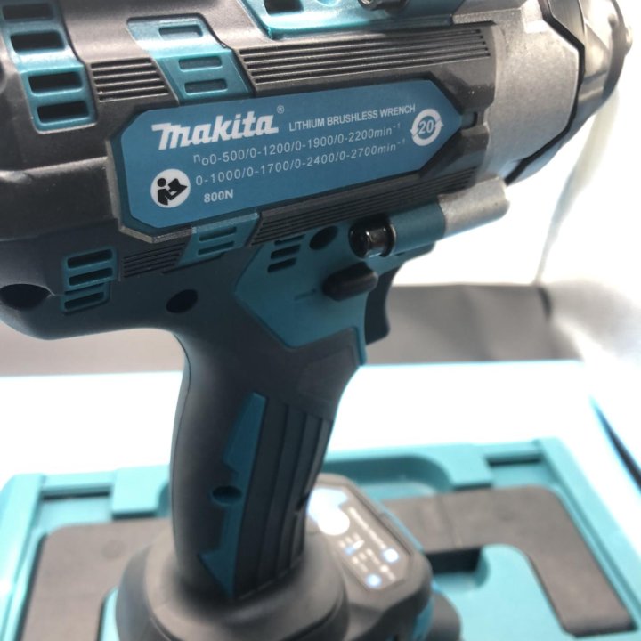 Гайкаверт Makita 800Nm