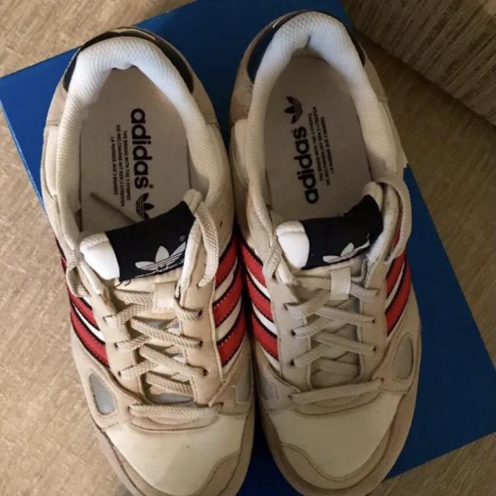 Крассовки Adidas ZX 750