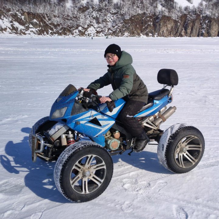 Квадроцикол шоссейник.