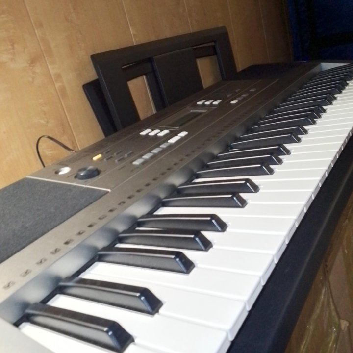 Синтезатор Yamaha PSR- e353