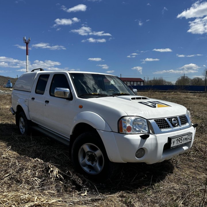 Nissan NP300, 2010