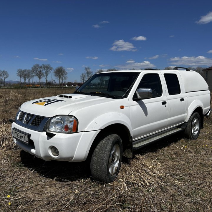 Nissan NP300, 2010