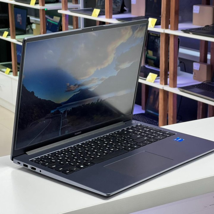 Ноутбук Huawei matebook d16 на оф. Гарантии