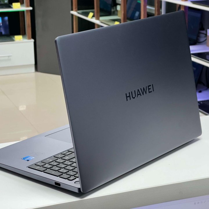 Ноутбук Huawei matebook d16 на оф. Гарантии