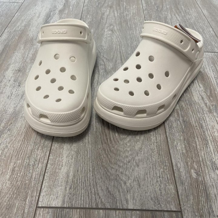 Кроксы на платформе crocs