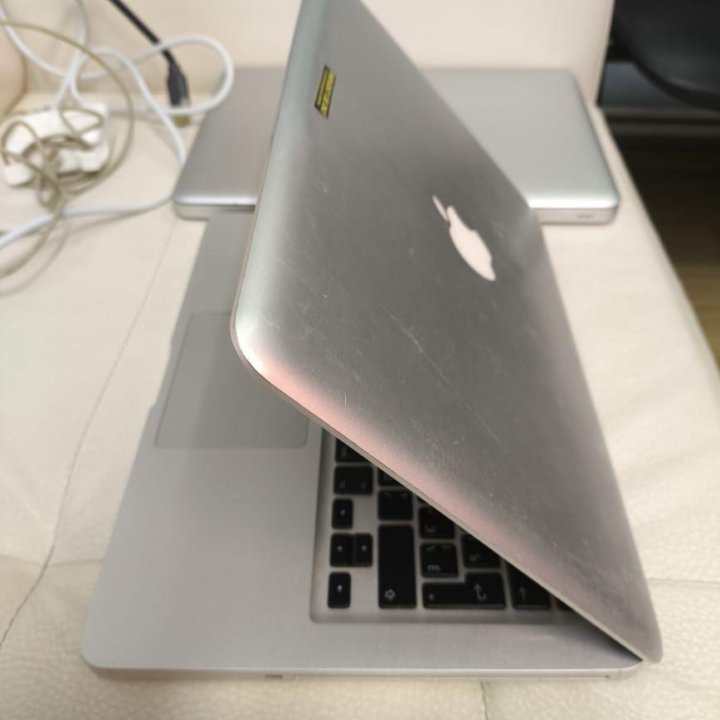 MacBook Pro 13 , 10gb ОЗУ , CORE I5 3.1ghz turbo /