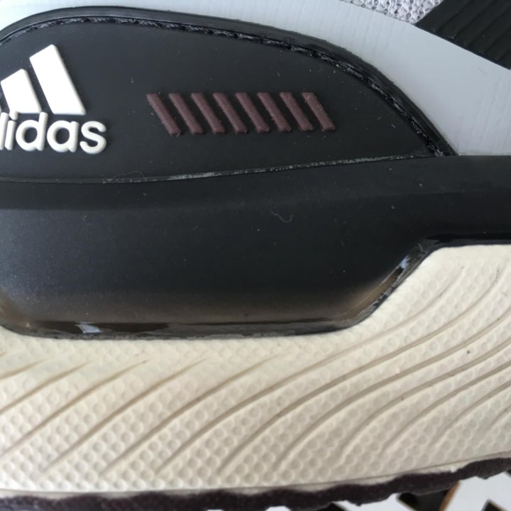 Кроссовки Adidas 43р (27 см по стельке)