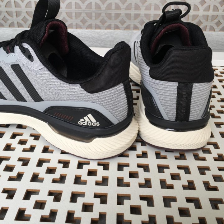 Кроссовки Adidas 43р (27 см по стельке)