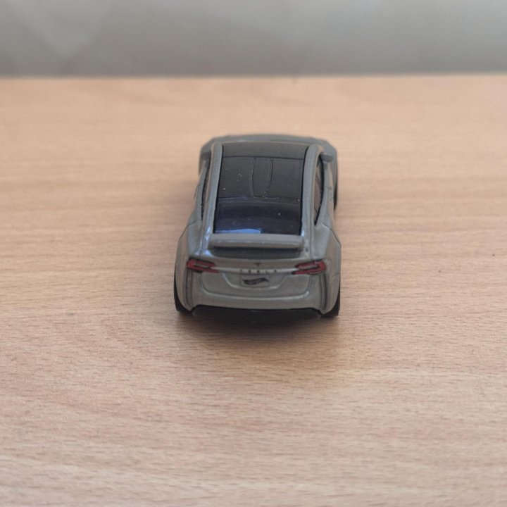 Эксклюзивная машинка Tesla Model X от Hot Wheels