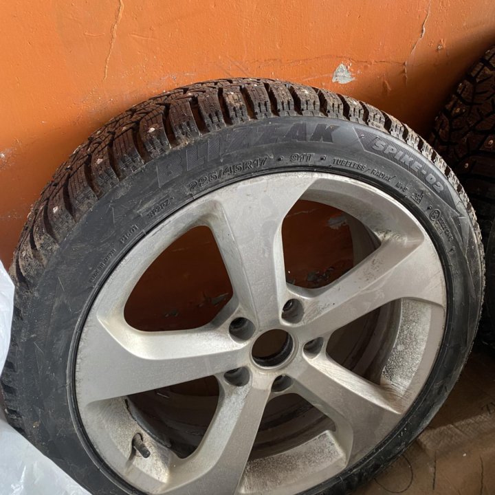 Литые диски golf gti (R17) + BridgeStone Blizzak