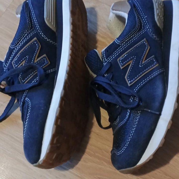 Кроссовки New Balance подростковые