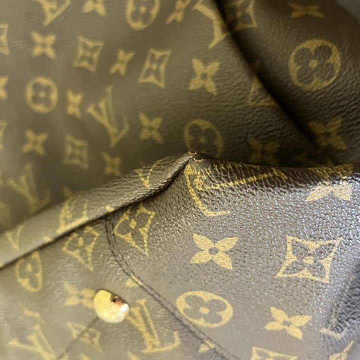 Сумка Louis Vuitton Artsy