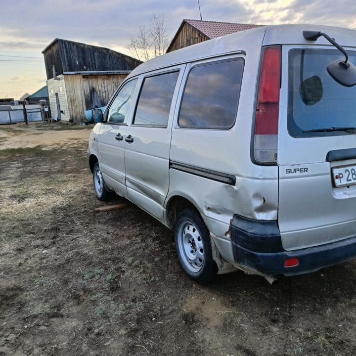 Toyota Noah, 2000