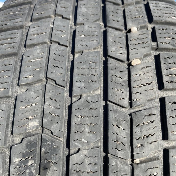 Шины Dunlop 215/50R17