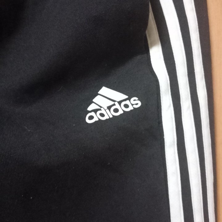 Спортивные штаны adidas