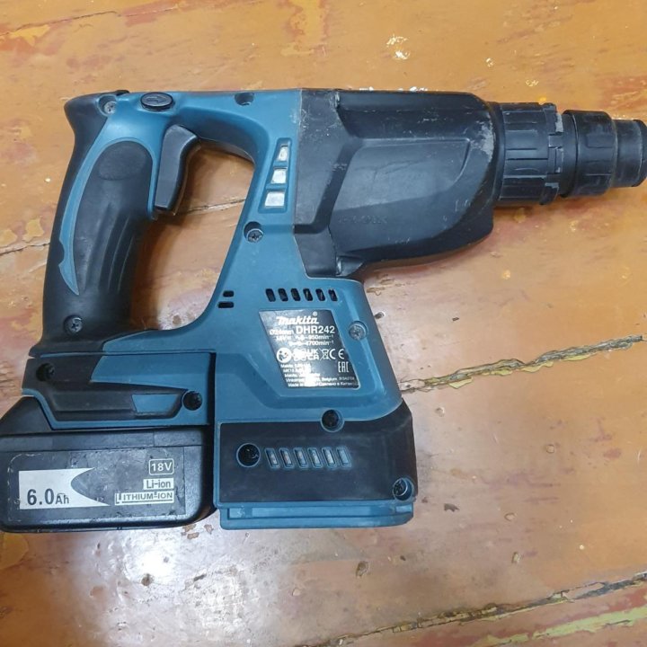 перфоратор MAKITA DHR242Z