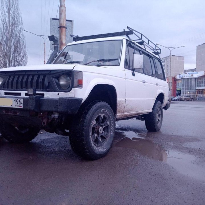 Mitsubishi Pajero, 1986