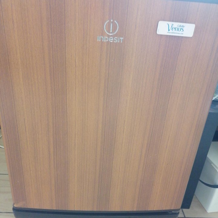 Холодильник INDESIT