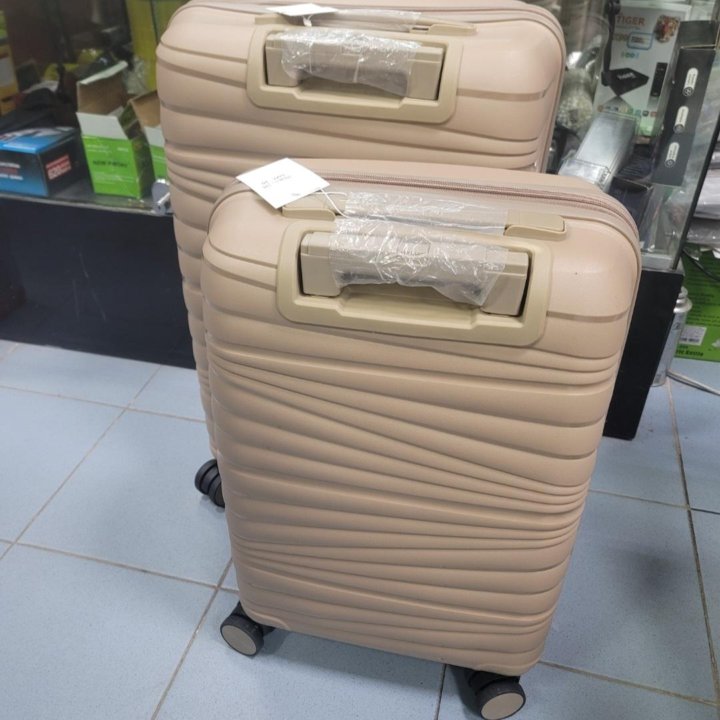 Чемодан полеуретановый