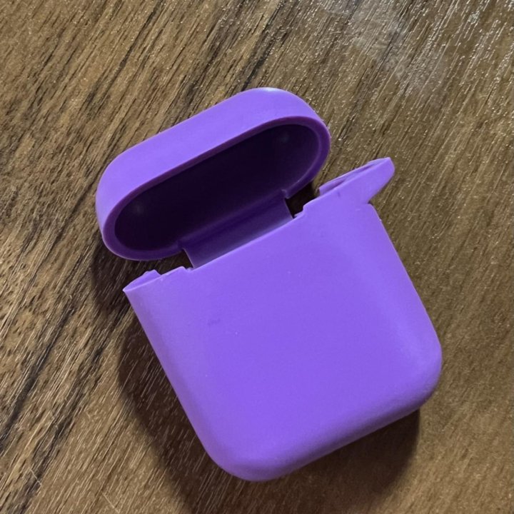 Кейс для AirPods