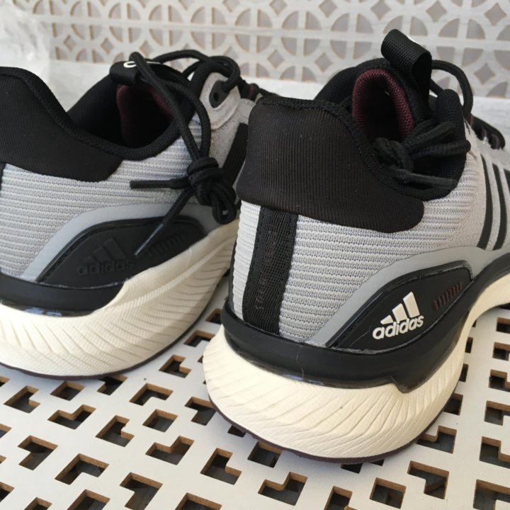 Кроссовки Adidas 42р (26,5 см по стельке)