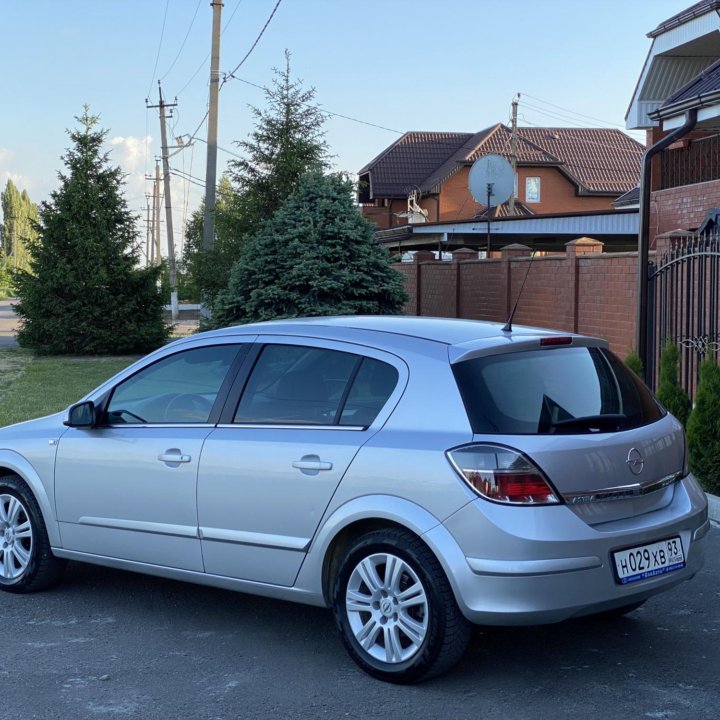 Opel Astra, 2008