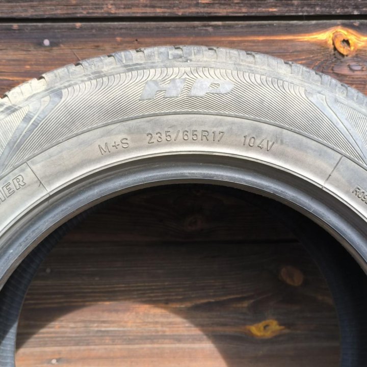 Goodyear Wrangler HP 235/65 R17 104V