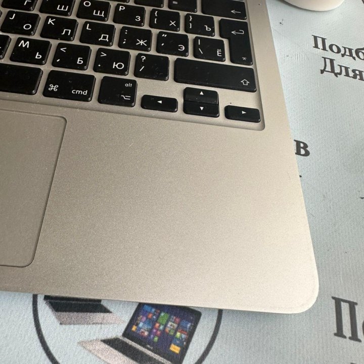 MacBook Air 11, 700 циклов -родной CORE I5/2gb/64g