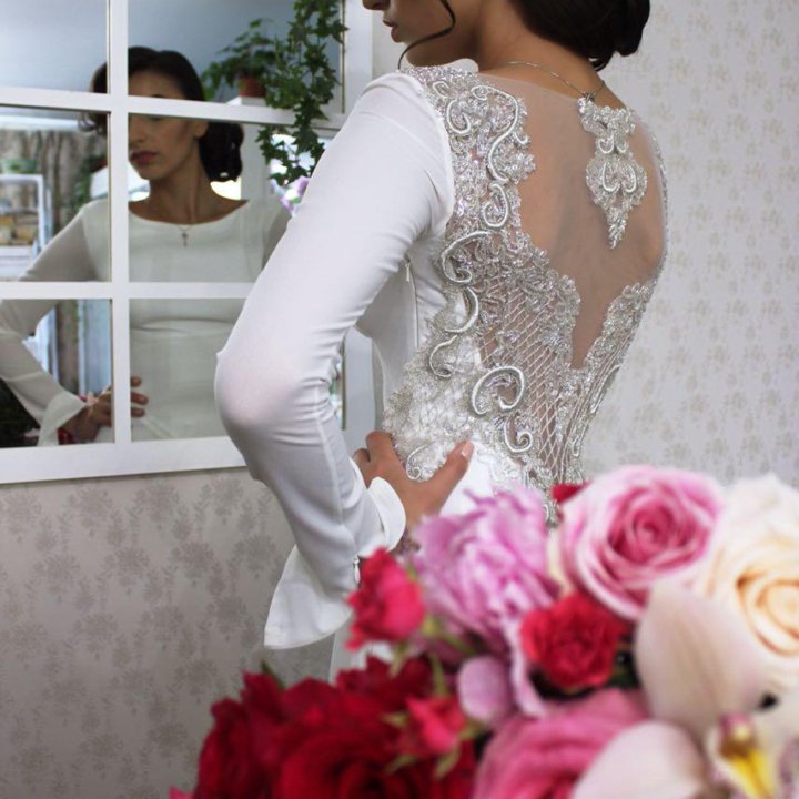 Свадебное платье