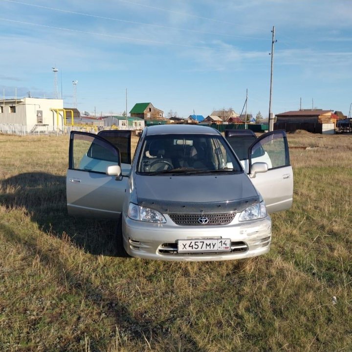 Toyota Corolla Spacio, 2001