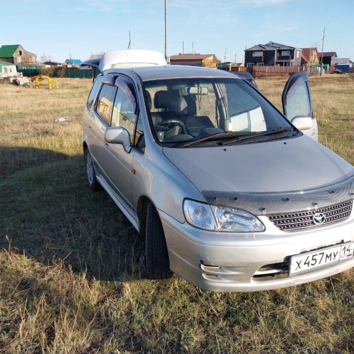 Toyota Corolla Spacio, 2001