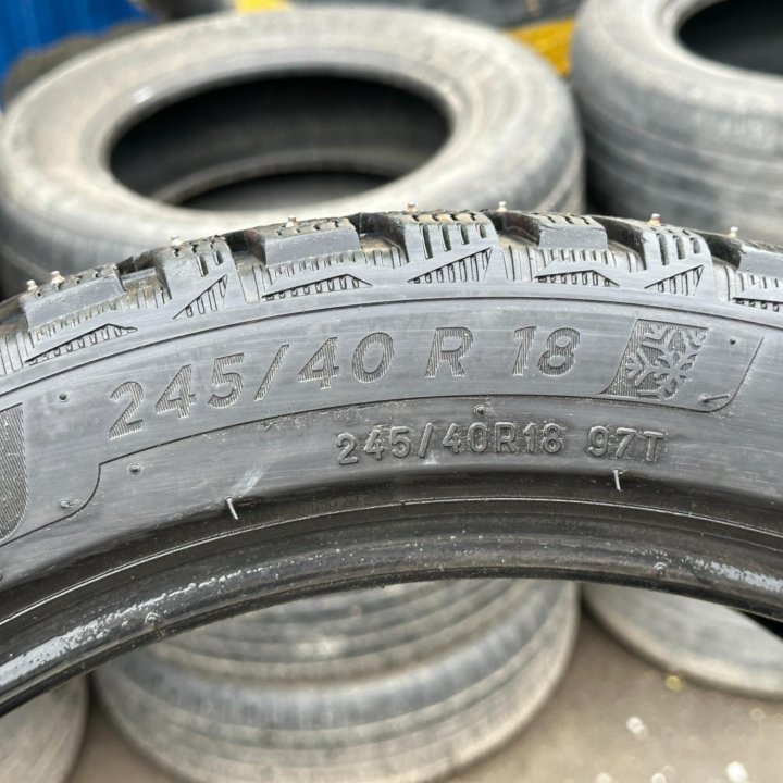 245/40/18 зима Michelin X-Ice North 4