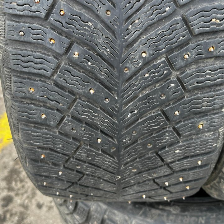 245/40/18 зима Michelin X-Ice North 4