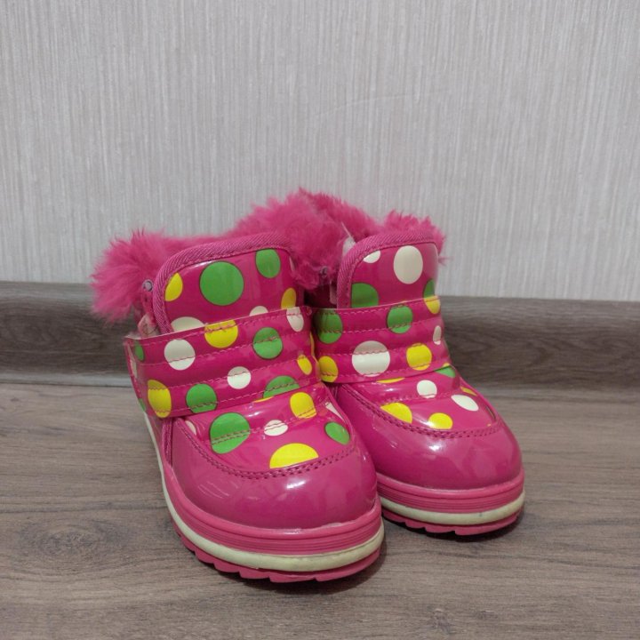 Ботинки для девочки 24