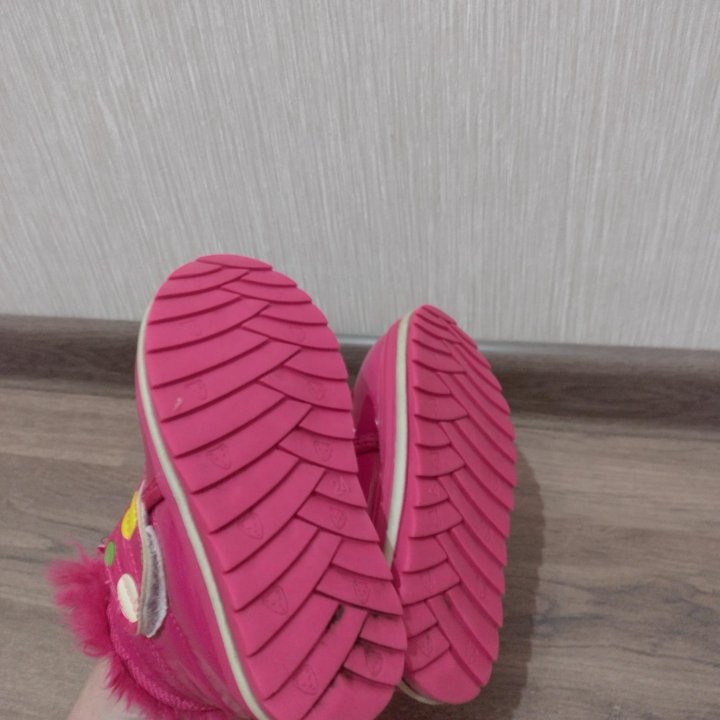 Ботинки для девочки 24