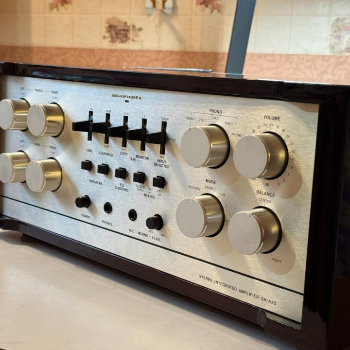 Усилитель интегральный Marantz SH-A20