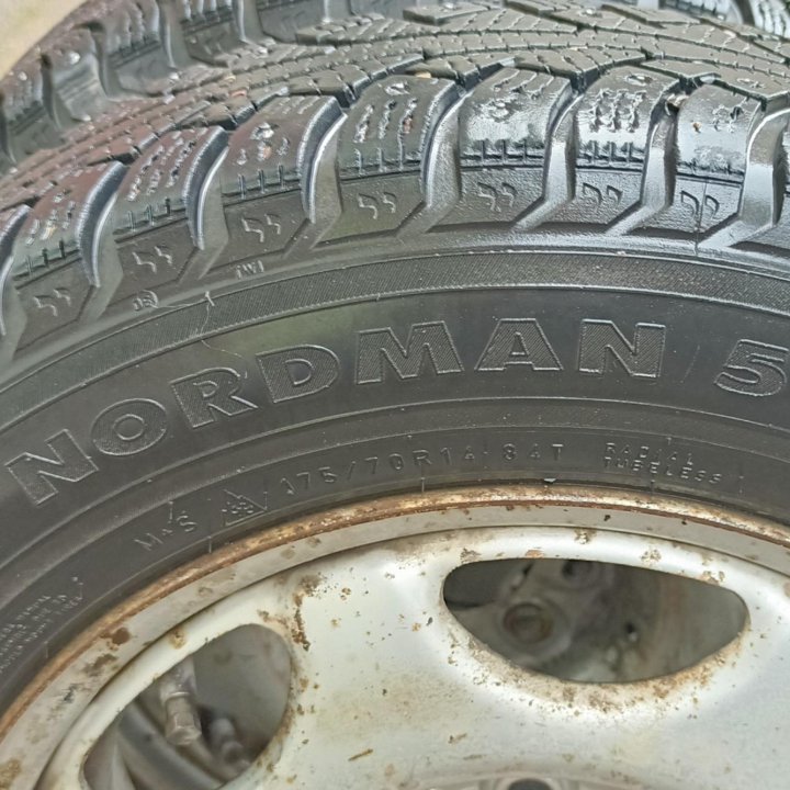 Nokian Nordman5 175/70 R14 за 4шт.