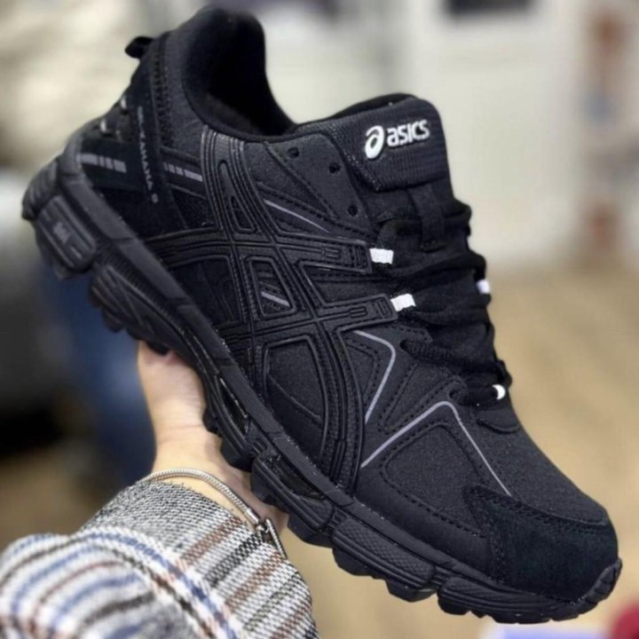 Кроссовки asics