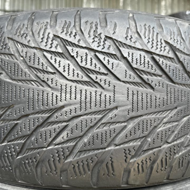 225/55 R17 Nokian Hakkapeliitta R2