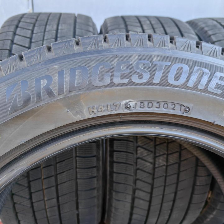 Комплект Bridgestone Blizzak VRX3 245/50 r18