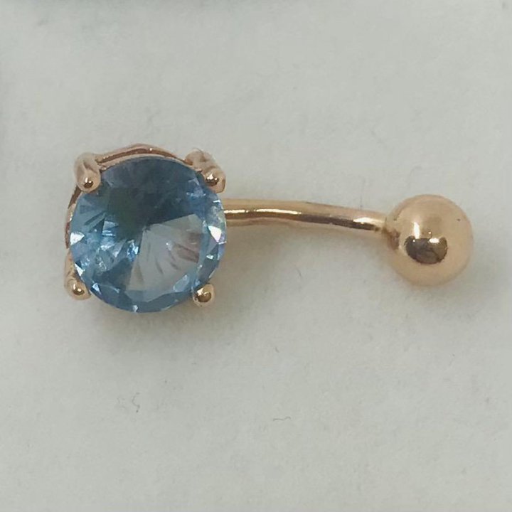 Пирсинг в пупок