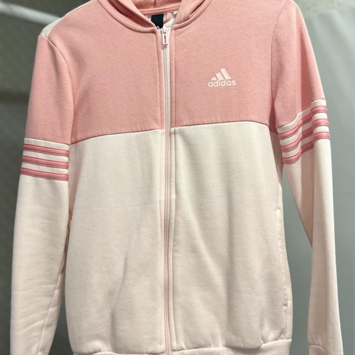 Спортивный костюм adidas