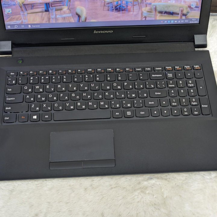 Lenovo / i3-4005U / Radeon 8570M /8GB /SSD 240Gb