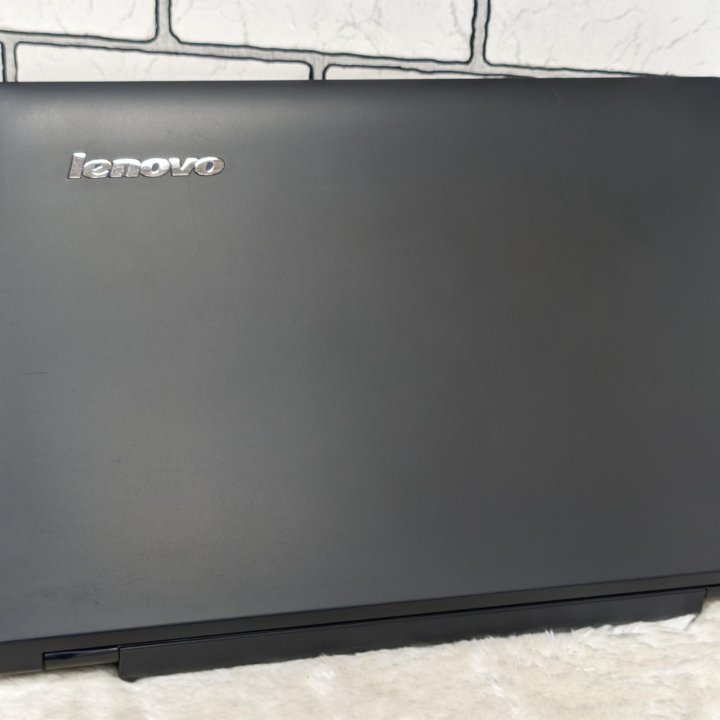 Lenovo / i3-4005U / Radeon 8570M /8GB /SSD 240Gb