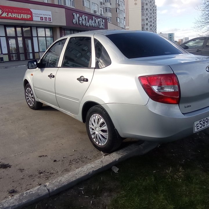 ВАЗ (Lada) Granta, 2012