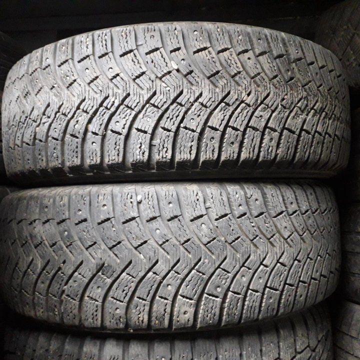 Две шины Michelin 235 60 R18