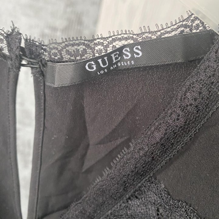 Блузка женская от бренда GUESS