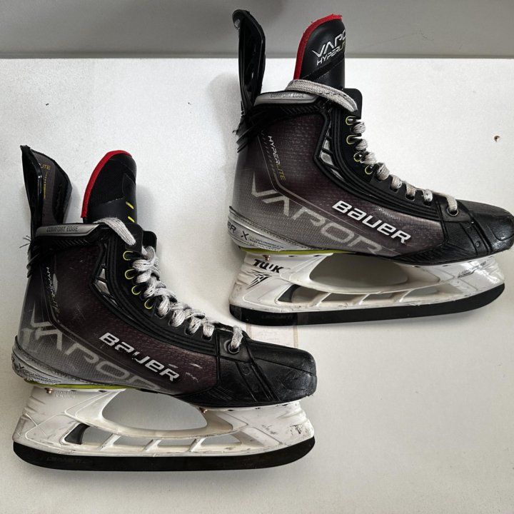 Хоккейные коньки Bauer Hyperlite